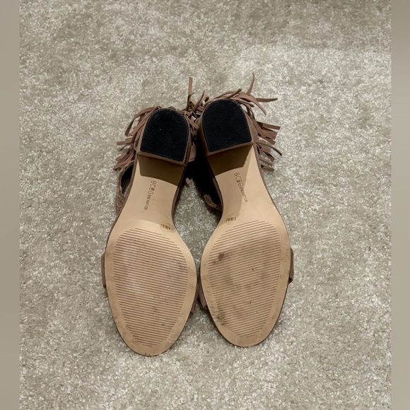 BCBG Taupe Heels with Fringe Size 8.5 - Picture 4 of 4